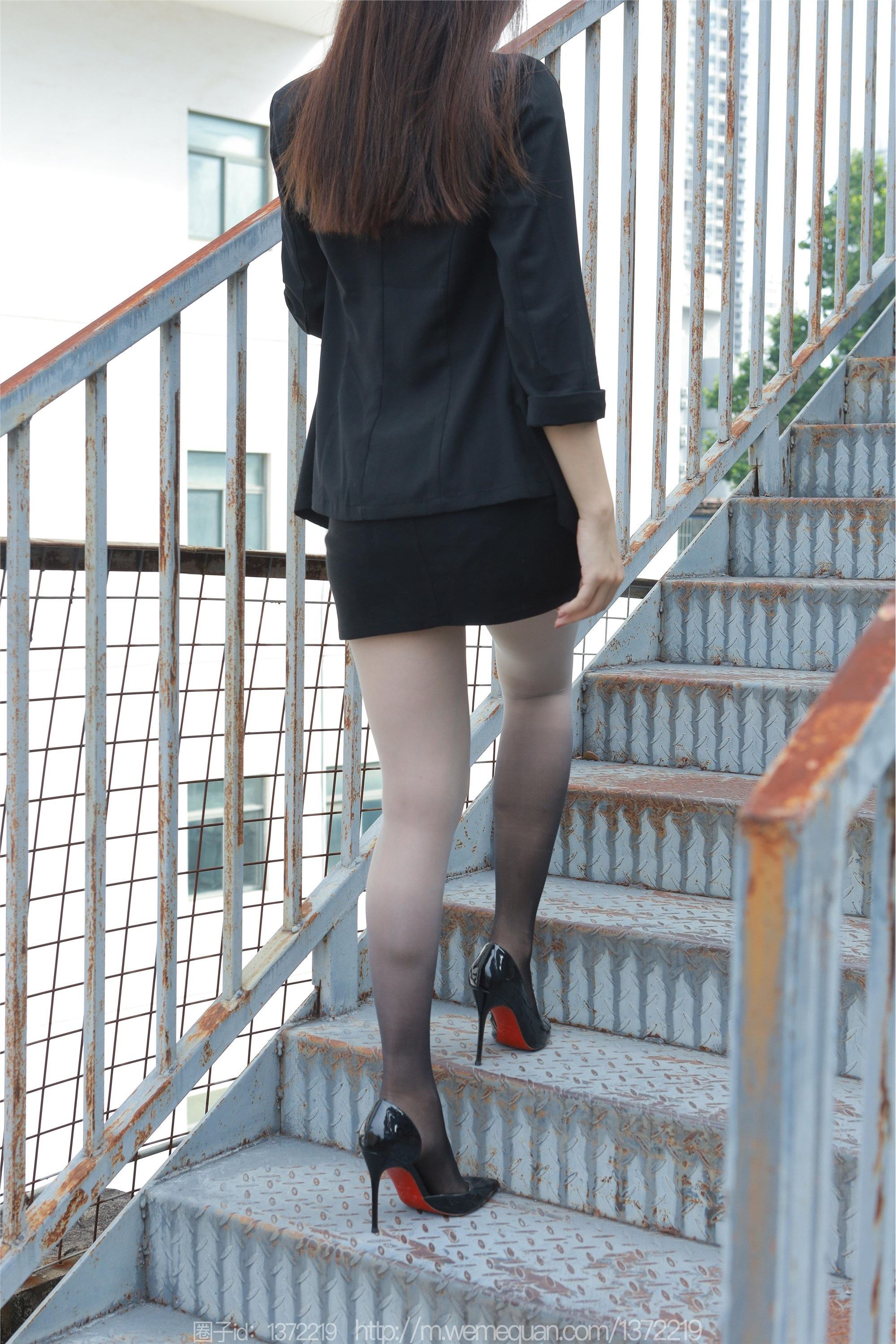 IESS异思趣向  2023.09.28 丝享家 1545 小婕《黑白灰渐变》